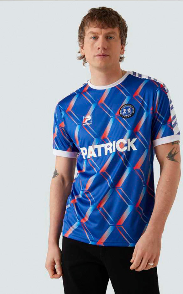 GO:24 Creative Marketing Agency offers a professional photo shoot service